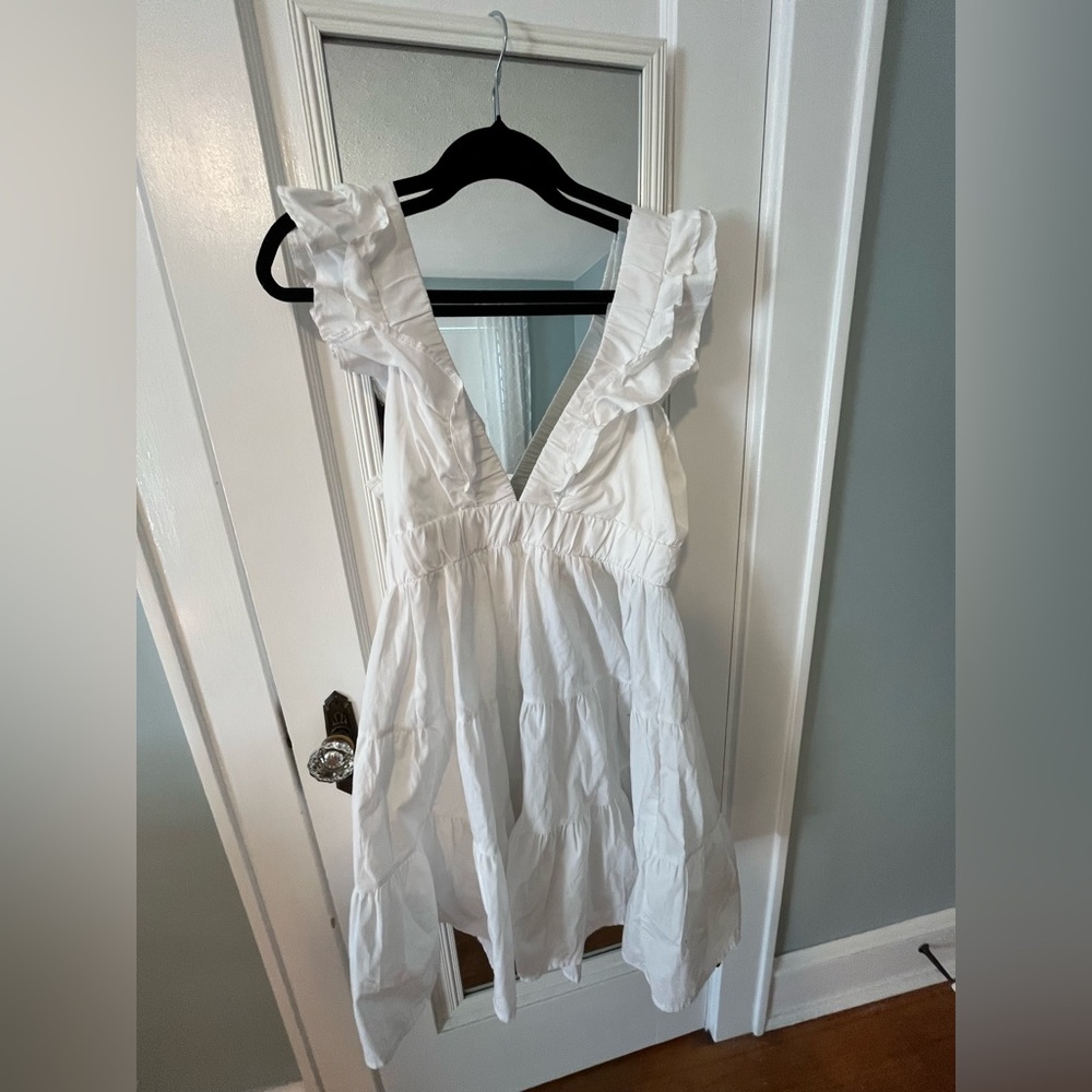 Abercrombie white dress. Size ST